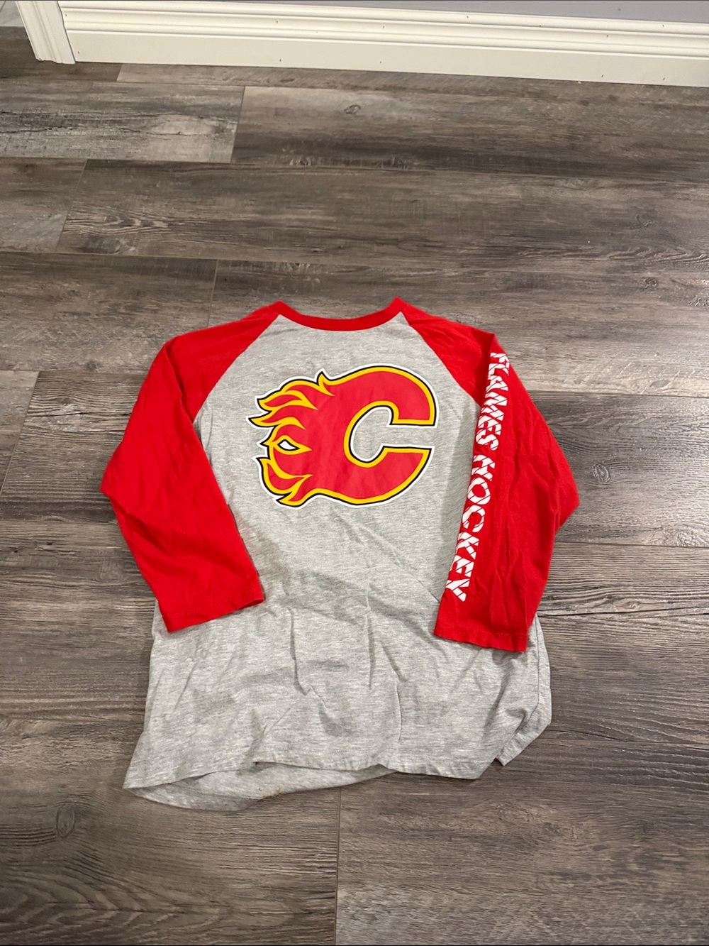 NHL Calgary Flames Kids Red & Gray Raglan Tee